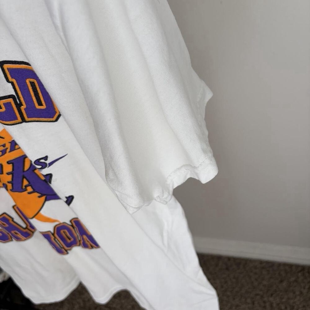 Vintage NBA LA Lakers Streetwear Mens L Retro World Championship 3 Peat Tee - Picture 3 of 6